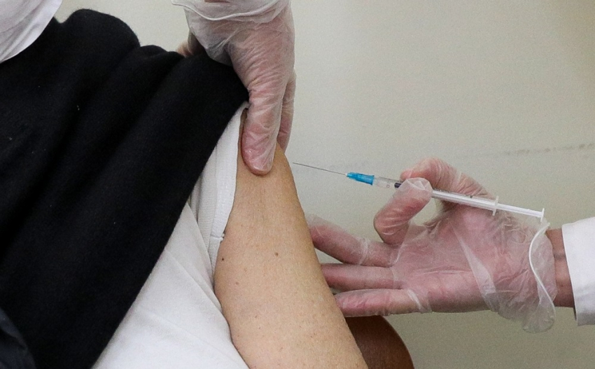 Έρχονται εμβολιασμοί σε εργαζόμενους εστίασης, τουρισμού, delivery