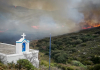 Φωτιά στην Άνδρο: Ανεξέλεγκτο το πύρινο μέτωπο - Εκκενώθηκαν δύο οικισμοί - Μεταφέρονται επίγειες δυνάμεις από Αθήνα