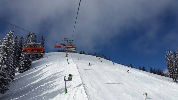 200 βρετανοί τουρίστες «το έσκασαν» από την καραντίνα σε ελβετικό χιονοδρομικό κέντρο
