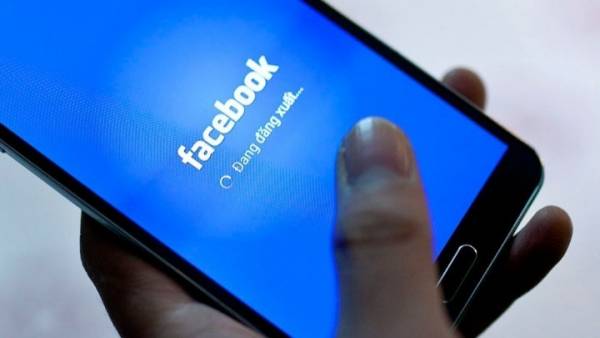 Νέο πλήγμα για Facebook: Διέρρευσαν δεδομένα 419 εκατ. χρηστών