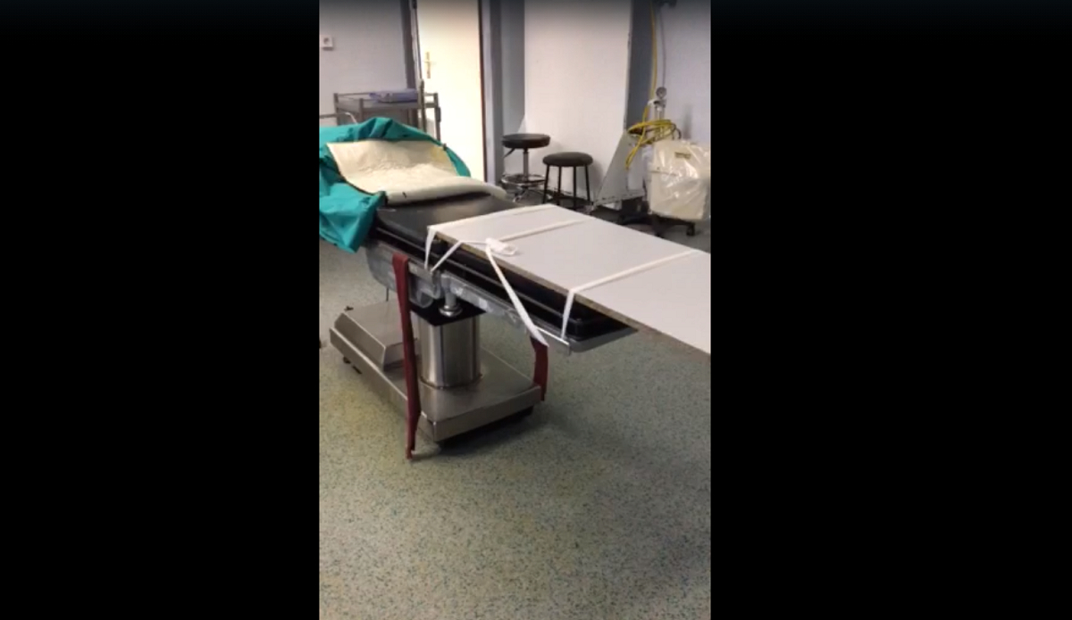 Τριτοκοσμικές εικόνες: «Αυτοσχέδιο» χειρουργικό τραπέζι στο νοσοκομείο της Νίκαιας (Βίντεο)