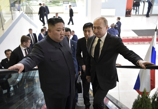 Συνάντηση Πούτιν - Κιμ Γιονγκ Ουν: Ο Ρώσος πρόεδρος θα ζητήσει όπλα από τη Βόρεια Κορέα - Το αντάλλαγμα