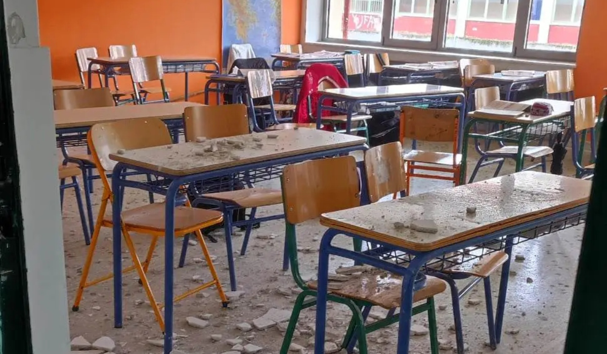 Τρίκαλα: Έπεσαν σοβάδες σε αίθουσα σχολείου