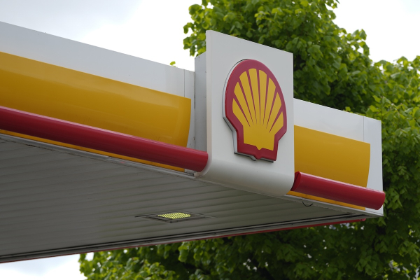 Shell: Μειώνει θέσεις εργασίας – Αλλάζει στρατηγική για τον άνθρακα και το υδρογόνο