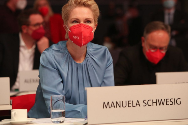 Σάλος στη Γερμανία με πρώην υπουργό της Μέρκελ: Κατηγορείται για φιλορωσική στάση και για δοσοληψίες για τον Nordstream 2