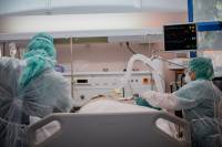 Κορονοϊός: Ανησυχία για τη συνεχιζόμενη αύξηση των διασωληνωμένων ασθενών - Στην Αττική οι περισσότεροι