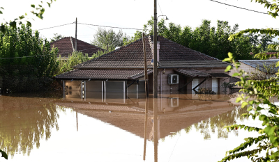 «Λύγισε» η σύζυγος του νεκρού 77χρονου από την Πάλτση: Είναι άδικο, η πλημμύρα τα έκανε όλα