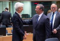 ΕΚΤ: «Ρίχνει» 750 δισ. ευρώ για ποσοτική χαλάρωση - Μέσα και τα ελληνικά ομόλογα
