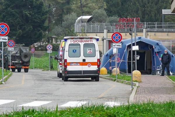 Κορονοϊός: Στο χείλος της κατάρρευσης τα νοσοκομεία στην Ιταλία