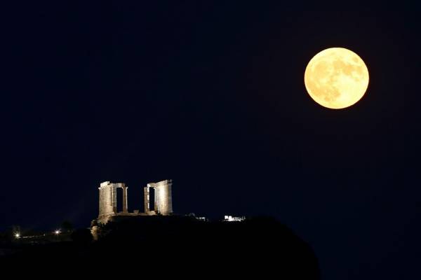 Αυγουστιάτικη πανσέληνος: Σήμερα το μεγαλύτερο φεγγάρι του έτους - Οι δωρεάν εκδηλώσεις