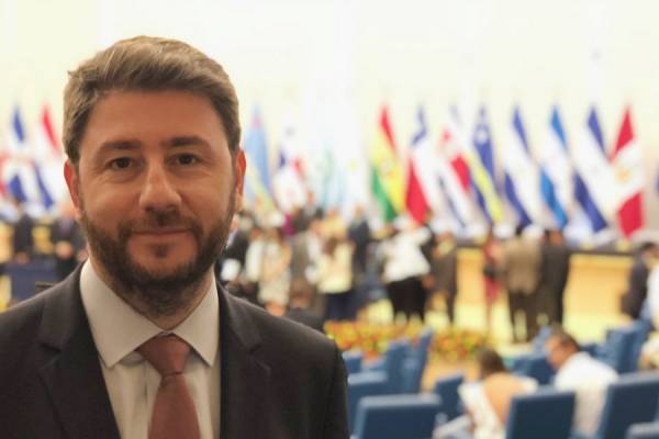 Ανδρουλάκης: «Οι πιο κρίσιμες εκλογές των τελευταίων δεκαετιών»