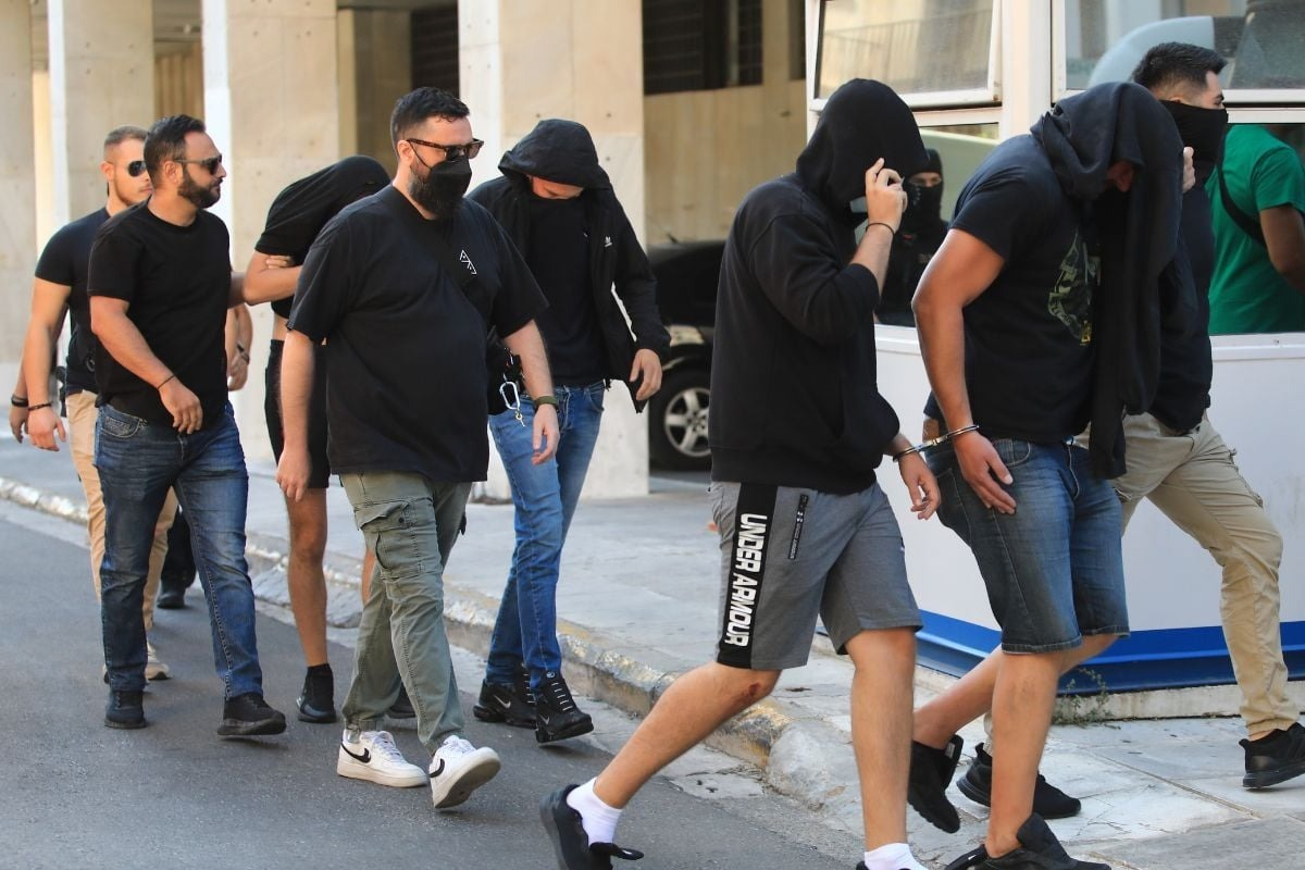Την έκδοση 10 Κροατών χούλιγκανς για τη δολοφονία του Μιχάλη ζητούν οι ελληνικές Αρχές