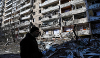 Ουκρανία: Πολυκατοικία επλήγη από ρωσικό πυροβολικό στο Χάρκοβο - Tουλάχιστον 5 νεκροί