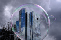 Spectator: Αν η Deutsche Bank «πέσει» ο κίνδυνος είναι μεγάλος για το ευρώ και την Ευρωζώνη
