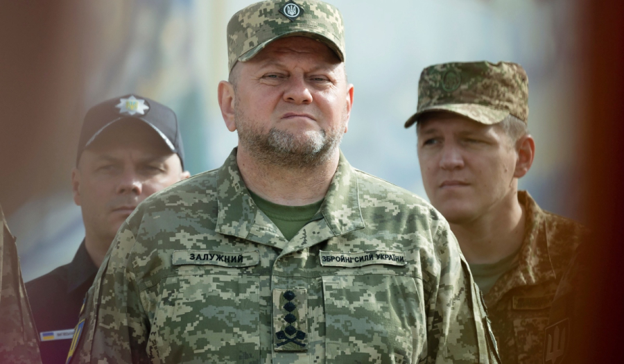 «Όπισθεν ολοταχώς» από Ζελένσκι: Πώς γλίτωσε τη θέση του ο αρχηγός του ουκρανικού στρατού