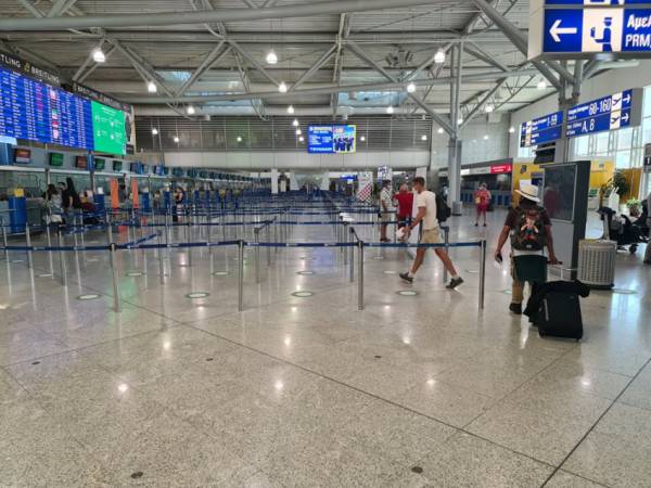 Χαμός σε πτήση από Αθήνα για Ηράκλειο: Επιβάτιδα δεν ήθελε να βάλει μάσκα