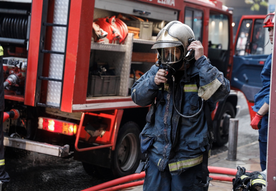 Άρτα: Επιχείρηση διάσωσης πυροσβέστη