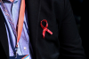 Patrick O’Connell: Πέθανε ο δημιουργός της κόκκινης κορδέλας του AIDS