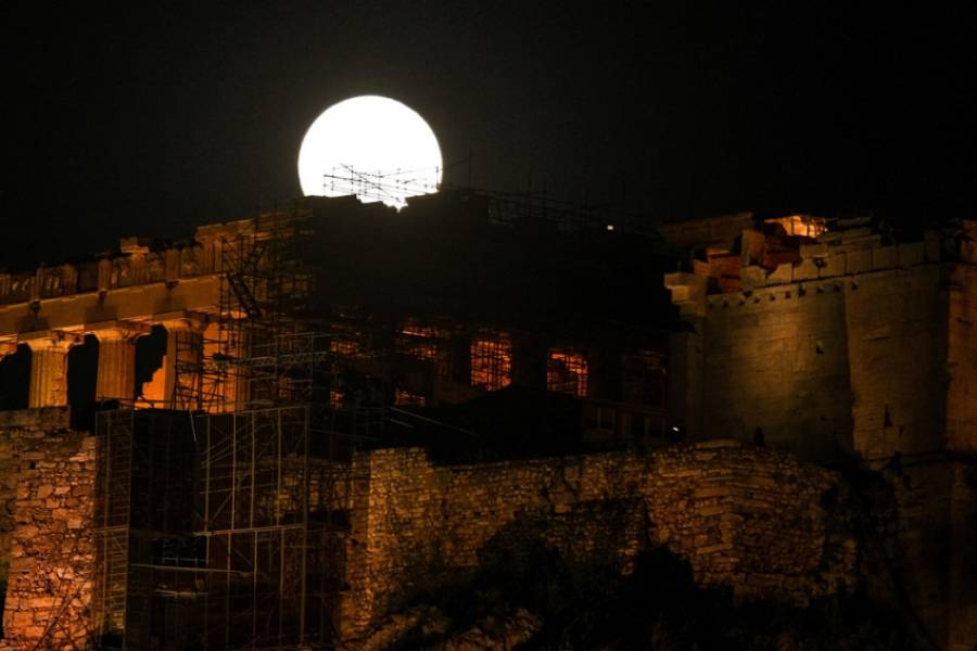 Πανσέληνος Αυγούστου: Πότε πέφτει το μεγαλύτερο φεγγάρι του χρόνου