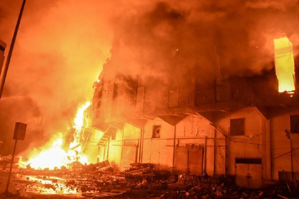 Αίγυπτος: Πυρκαγιά στο αρχηγείο της αστυνομίας στην Ισμαηλία - Καταστράφηκε ολοσχερώς το κτήριο (βίντεο)