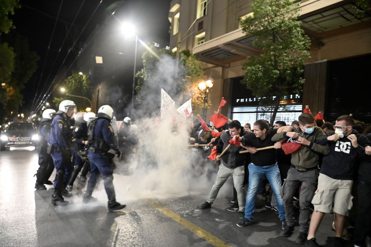 Αθήνα: Ένταση και χημικά στην πορεία για το ρεύμα