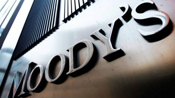 Η Moody&#039;s αναβαθμίζει το outlook των Alpha, Eurobank και Εθνικής