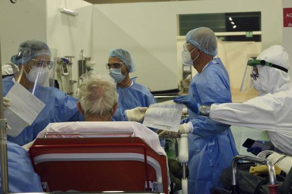 Κορονοϊός: Συναγερμός στην Ελβετία - Στέλνει το στρατό στα νοσοκομεία