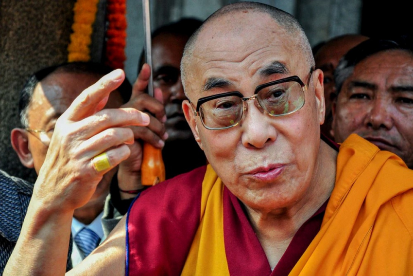 Έφτασε η σειρά του Δαλάι Λάμα για το εμβόλιο του κορονοϊού