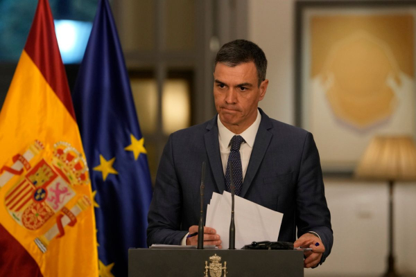 Ισπανία: Πρόωρες εκλογές προκήρυξε ο Σάντσεθ μετά τα άσχημα αποτελέσματα στις περιφερειακές εκλογές