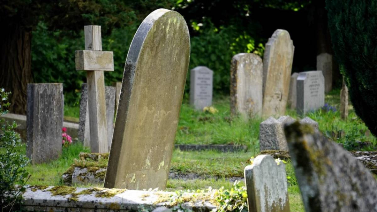 Μεσσηνία: Ξέθαψε γυναίκα από τάφο για να της πάρει τα χρυσαφικά