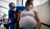 CDC: Τα εμβόλια της Pfizer και της Moderna «είναι ασφαλή κι αποτελεσματικά» για τις εγκύους