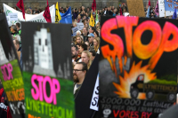 Δανία: Μεγάλη διαδήλωση κατά της κατάργησης μιας αργίας για να χρηματοδοτηθεί ο αμυντικός προϋπολογισμός