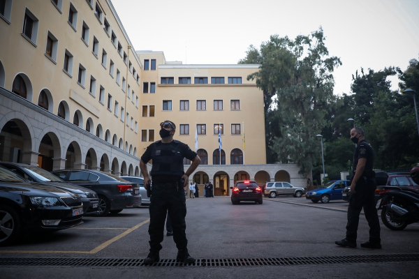 Επίθεση με βιτριόλι στη Μονή Πετράκη: «Χρήζει ψυχιατρικής φροντίδας», λέει ο δικηγόρος του δράστη