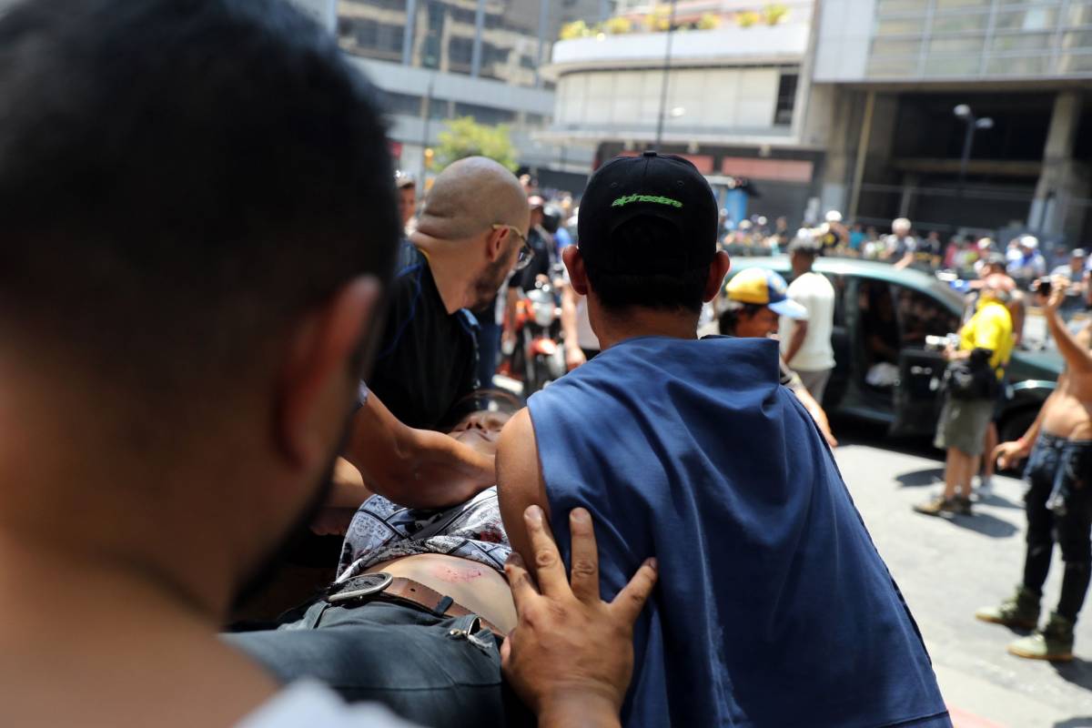 Βενεζουέλα: Ένας αξιωματικός τραυματίστηκε από σφαίρα