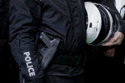 Θεσσαλονίκη: Αστυνομικός πήγε ζαχαροπλαστείο, πήρε τσουρέκια αλλά ξέχασε το όπλο του