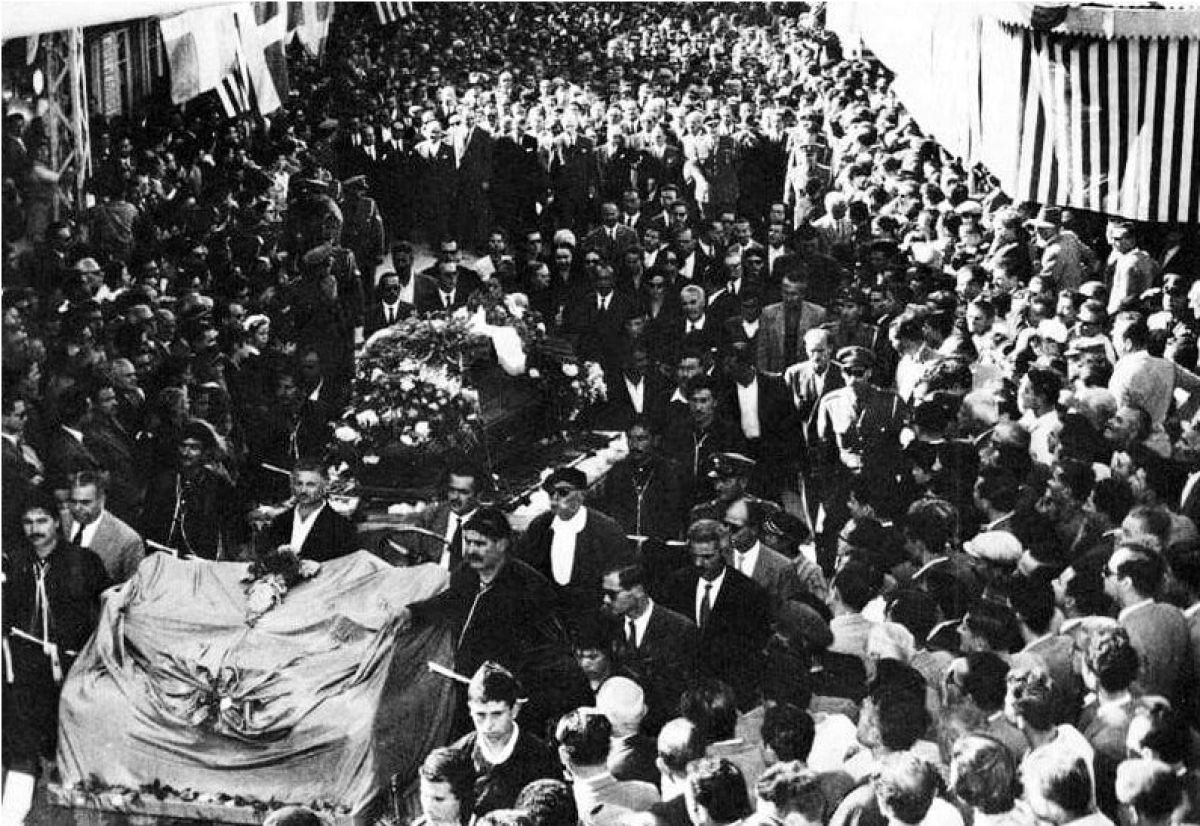 Η επεισοδιακή κηδεία του Νίκου Καζαντζάκη στην Κρήτη - 65 χρόνια πριν