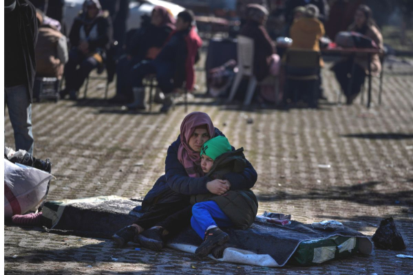 Ζωή στα συντρίμμια σε Τουρκία και Συρία: Η επόμενη μέρα και οι οικονομικοί «μετασεισμοί»