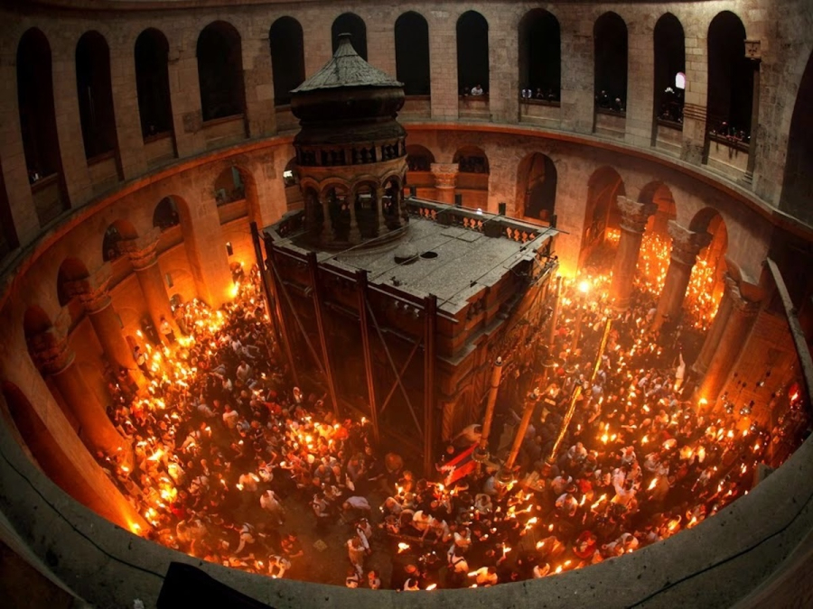 Άγιο Φως: Έγινε η τελετή Αφής στον Πανάγιο Τάφο