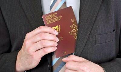 Κύπρος: Παραιτήθηκε ο Επίτροπος της Ερευνητικής Επιτροπής Πολιτογραφήσεων λόγω των «χρυσών διαβατηρίων»