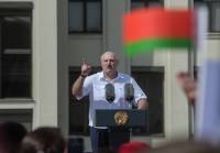 Λουκασένκο: Διέταξε τον στρατό να «υπερασπιστεί την εδαφική ακεραιότητα της Λευκορωσίας»
