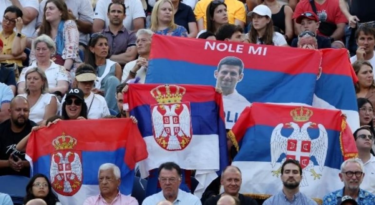 Australian Open: Δεν άφηναν Σέρβο να μπει γιατί νόμιζαν ότι κρατά ρώσικη σημαία (δείτε βίντεο)
