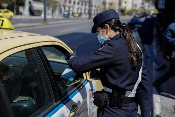 Πόσοι επιβάτες επιτρέπονται στο αυτοκίνητο και το ταξί, πότε θα πρέπει να φορούν μάσκα