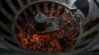 Τα μέτρα ασφαλείας στο Ισραήλ περιόρισαν τους πιστούς στον Πανάγιο Τάφο για την αφή του Αγίου Φωτός
