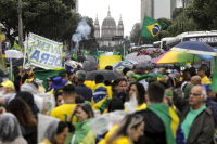 Βραζιλία: Χάος στους δρόμους μετά την ήττα Μπολσονάρου - Αυτοκίνητο έπεσε σε διαδηλωτές