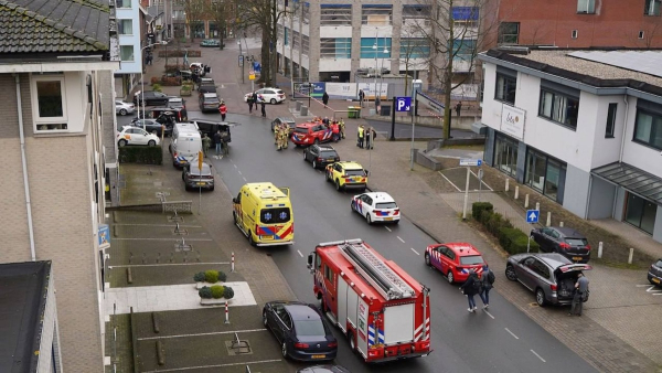 Συναγερμός στην Ολλανδία: Σε εξέλιξη κατάσταση ομηρίας στην πόλη Έντε – Απελευθερώθηκαν τρία άτομα (βίντεο)