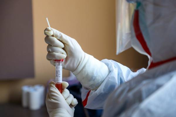 ΗΠΑ: Θα εξετάζονται για κορονοϊό και ασθενείς με συμπτώματα γρίπης