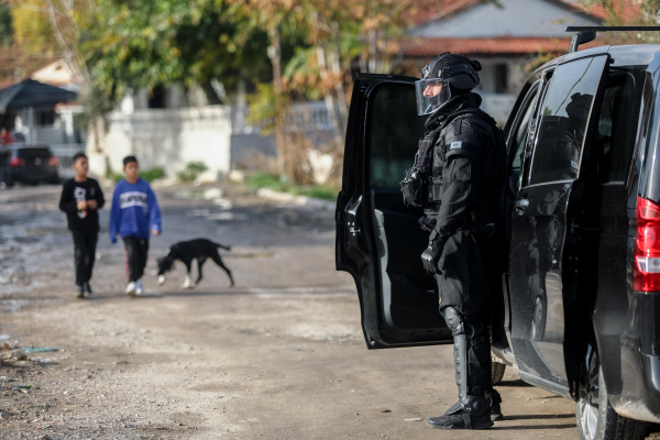 «Ντου» της αστυνομίας σε καταυλισμούς Ρομά στη Δυτική Αττική - 7 συλλήψεις