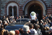 Τέμπη: Θρήνος στην κηδεία του αστυνομικού και του 15χρονου γιου του