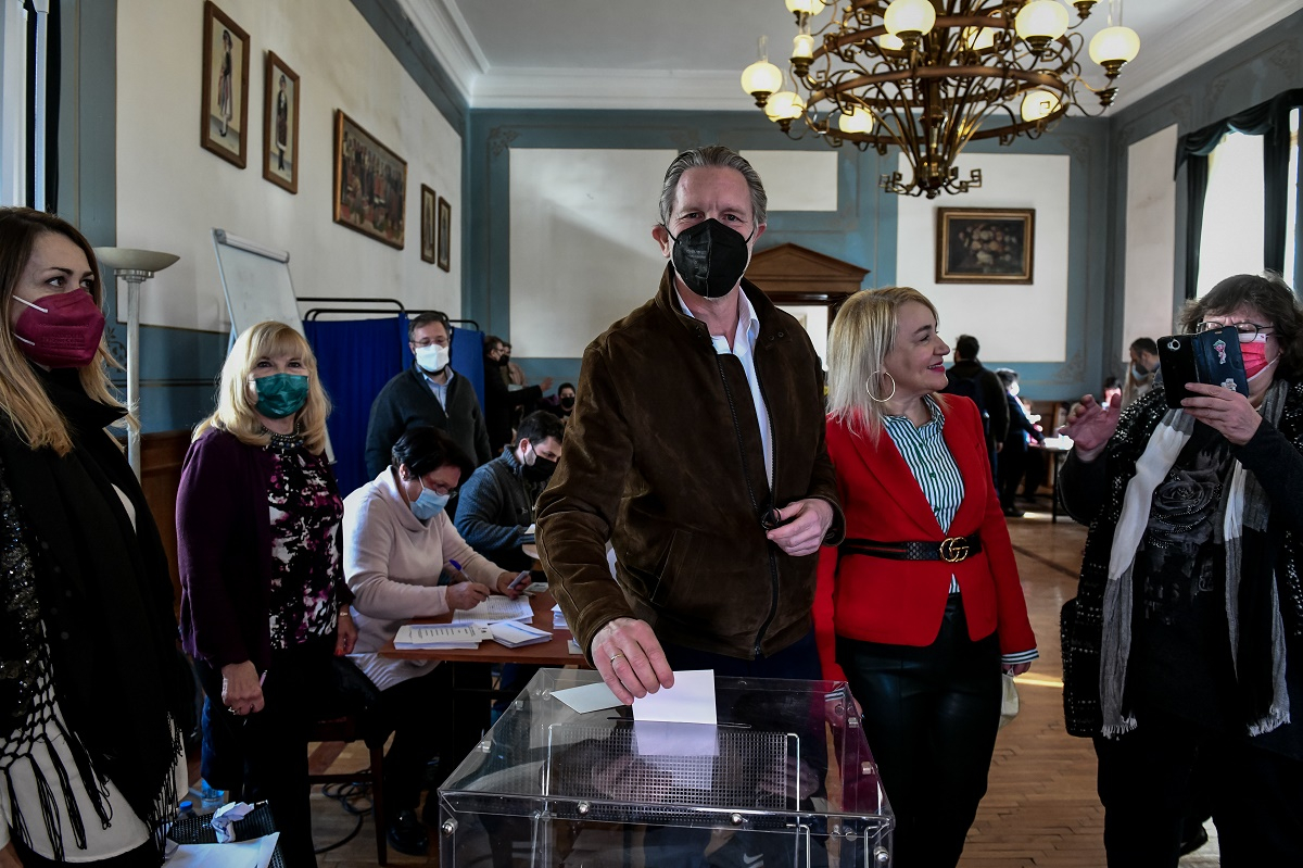Εκλογές ΚΙΝΑΛ: Ψήφισε ο Π. Γερουλάνος - «Το ΠΑΣΟΚ έχει επιστρέψει»