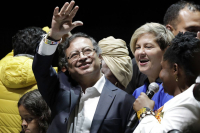 Ο Γουστάβο Πέτρο πρώτος αριστερός Πρόεδρος στην Κολομβία
